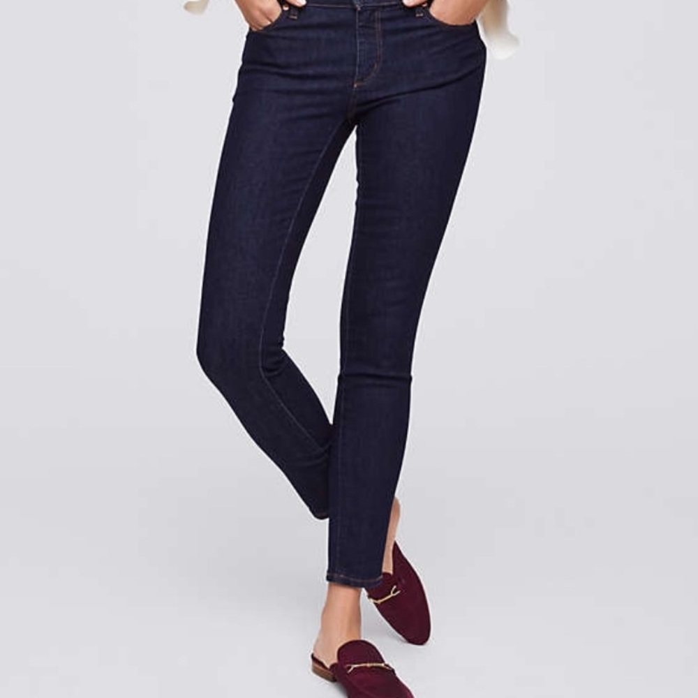 NWT Modern Skinny Dark Wash Jeans Size 27/4